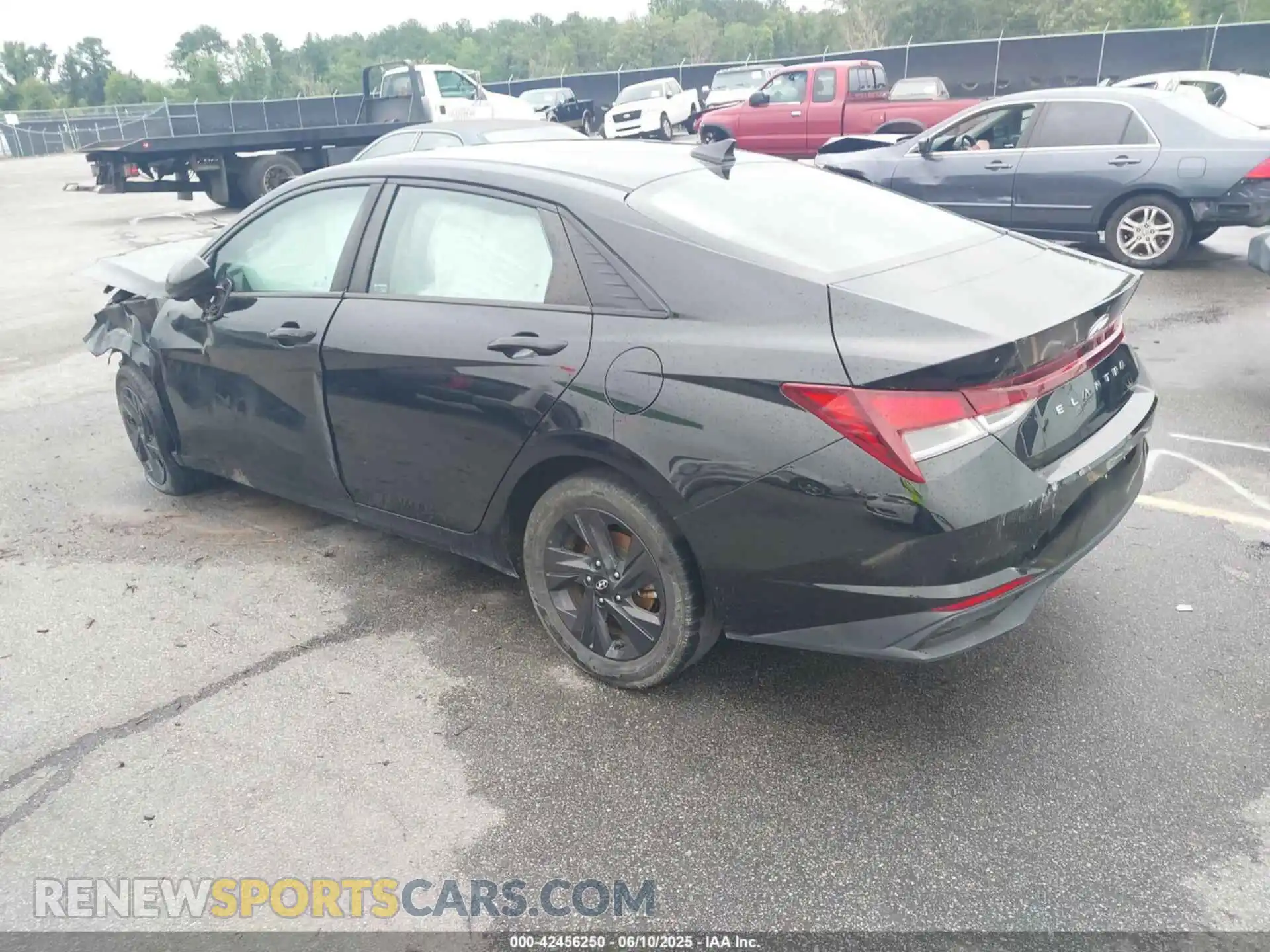 3 Photograph of a damaged car 5NPLM4AG7MH045580 HYUNDAI ELANTRA 2021
