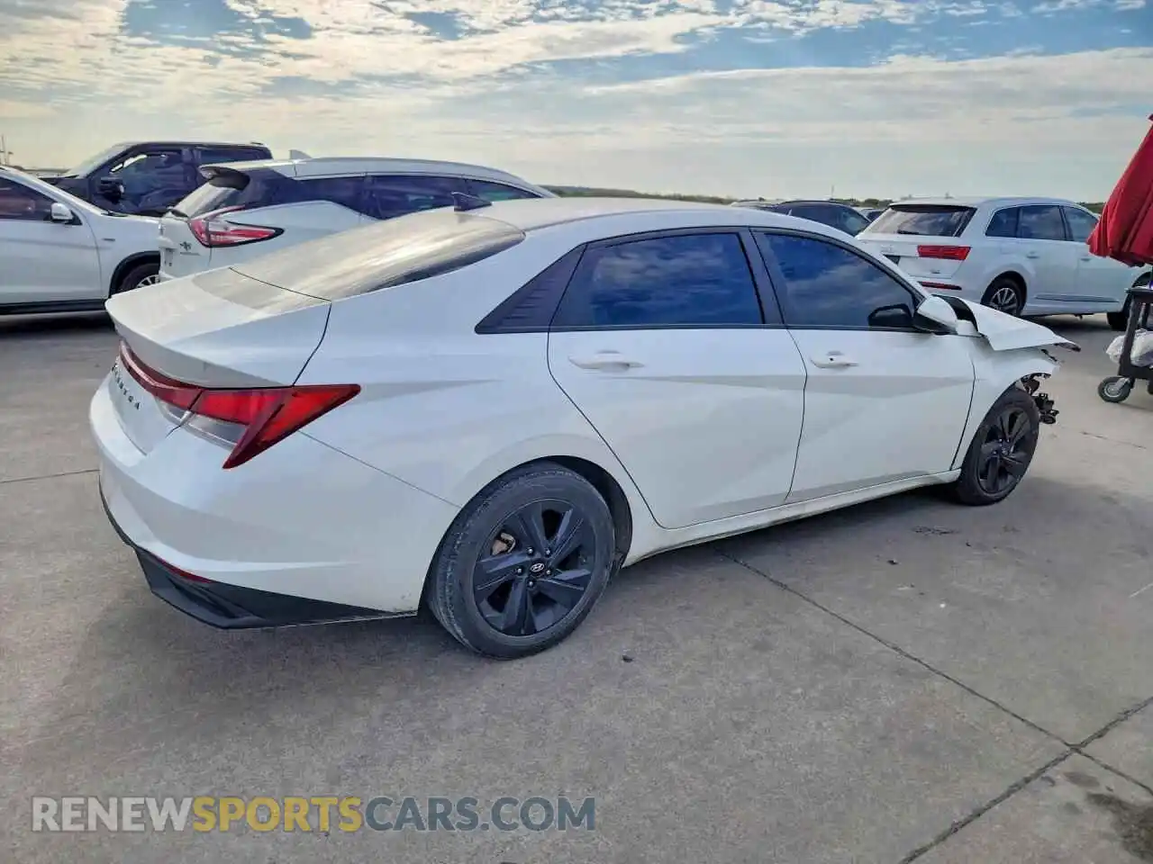 3 Photograph of a damaged car 5NPLM4AG9MH008451 HYUNDAI ELANTRA 2021