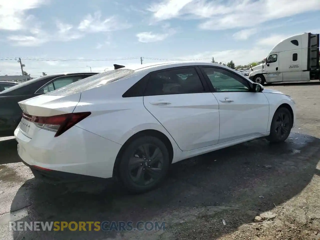 3 Photograph of a damaged car 5NPLM4AGXMH038834 HYUNDAI ELANTRA 2021