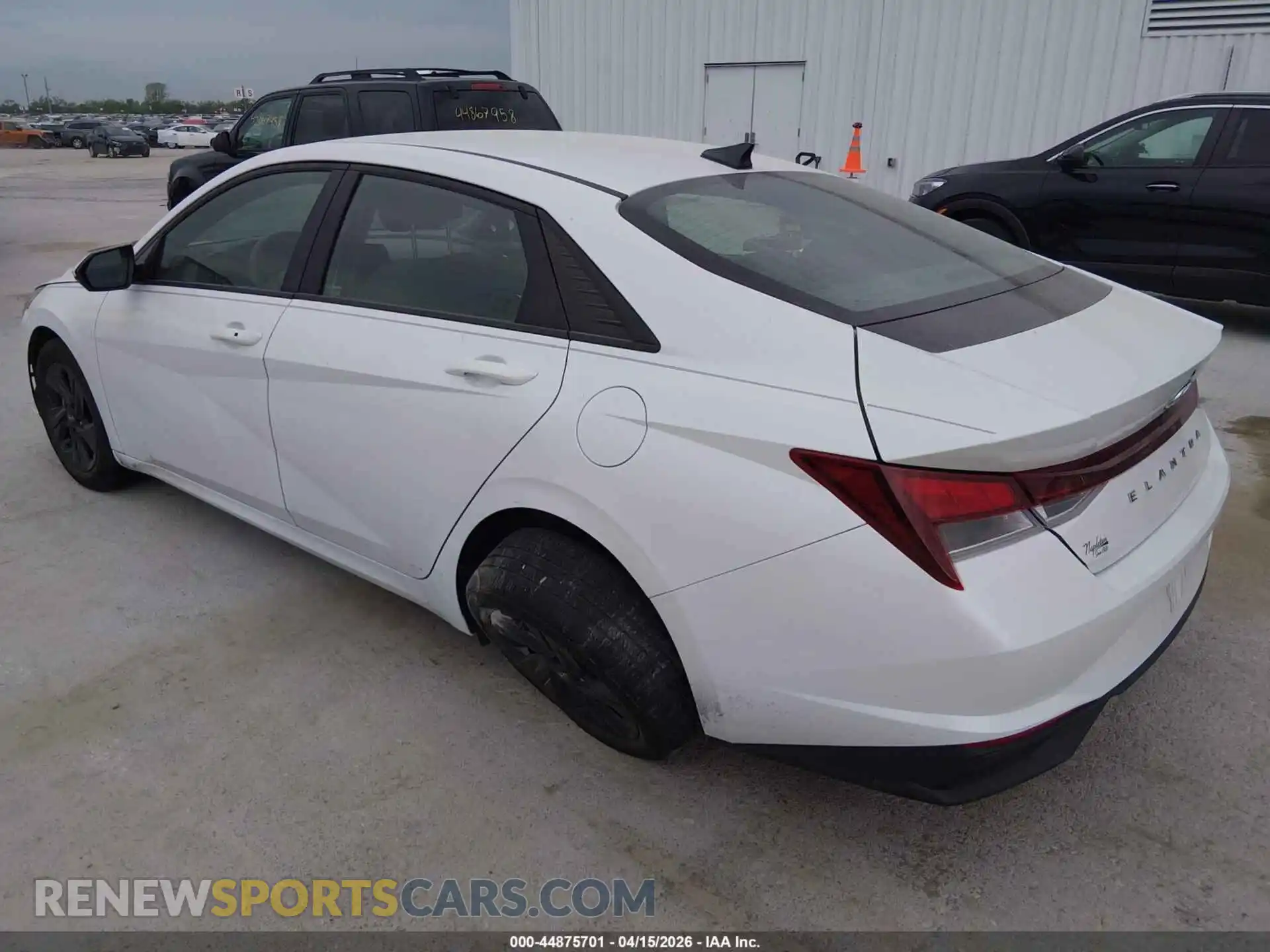 3 Photograph of a damaged car 5NPLS4AG0MH002821 HYUNDAI ELANTRA 2021