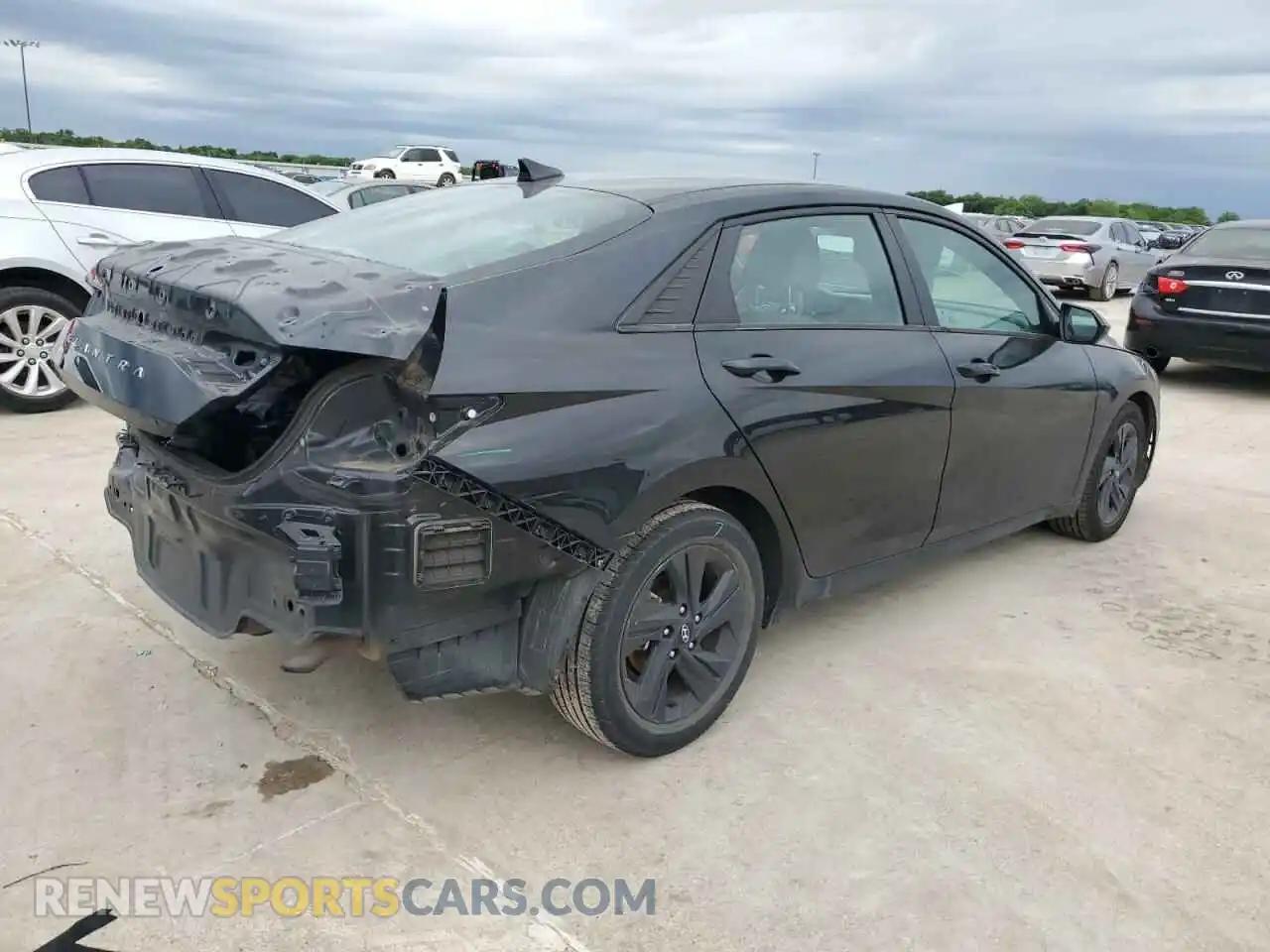 3 Photograph of a damaged car 5NPLS4AG0MH008778 HYUNDAI ELANTRA 2021