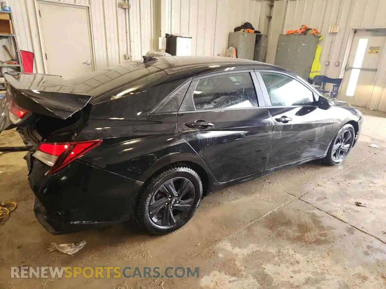 3 Photograph of a damaged car 5NPLS4AG3MH025932 HYUNDAI ELANTRA 2021