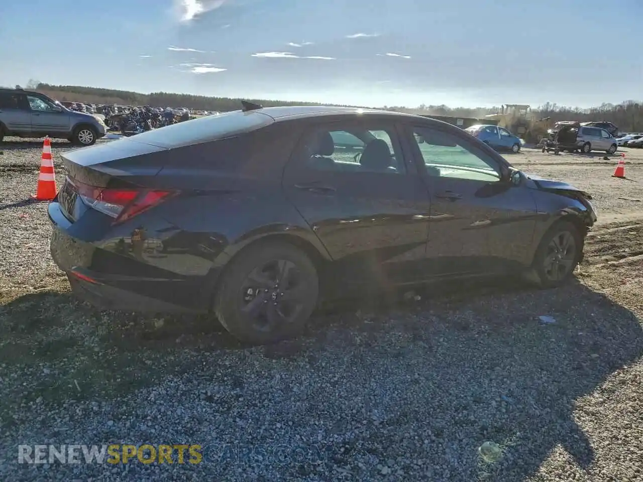 3 Photograph of a damaged car 5NPLS4AG8MH035713 HYUNDAI ELANTRA 2021