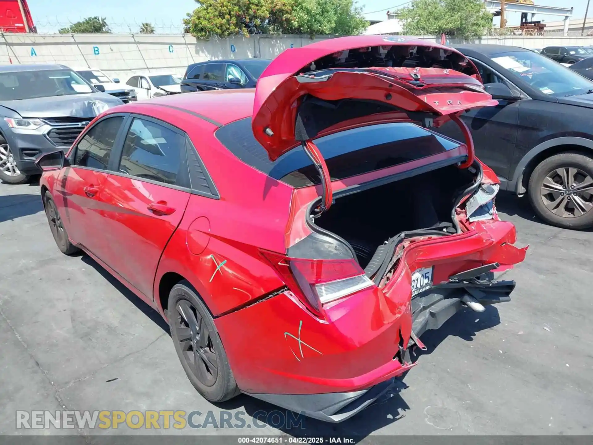 3 fotografías del automóvil dañado 5NPLM4AG3NH064239 HYUNDAI ELANTRA 2022