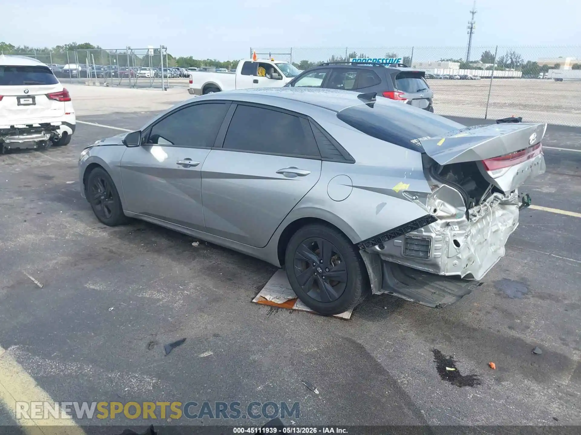 3 fotografías del automóvil dañado 5NPLS4AG5NH085552 HYUNDAI ELANTRA 2022