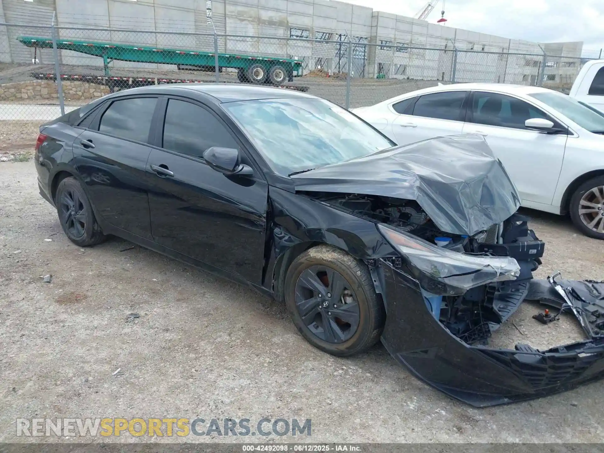 1 Photograph of a damaged car KMHLM4AG4NU225358 HYUNDAI ELANTRA 2022