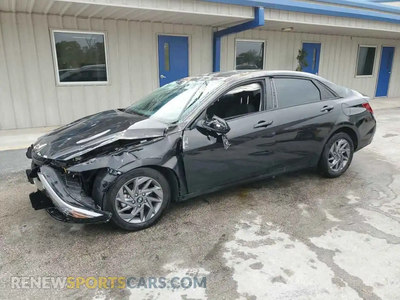 1 Фотография поврежденного автомобиля KMHLM4DGXRU703834 HYUNDAI ELANTRA 2024