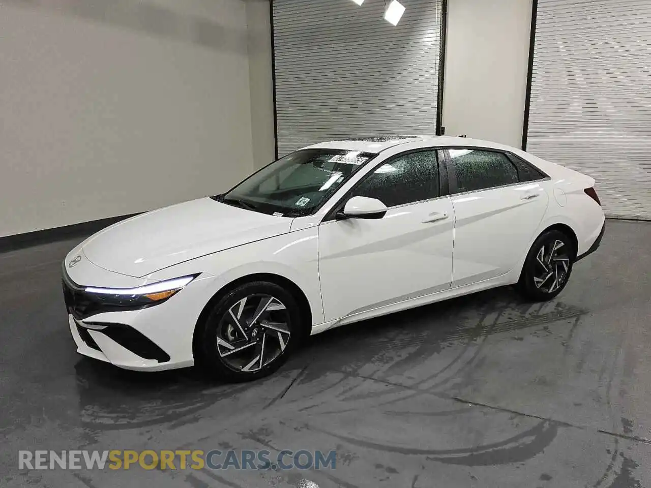 1 Photograph of a damaged car KMHLS4DG6SU024199 HYUNDAI ELANTRA 2025