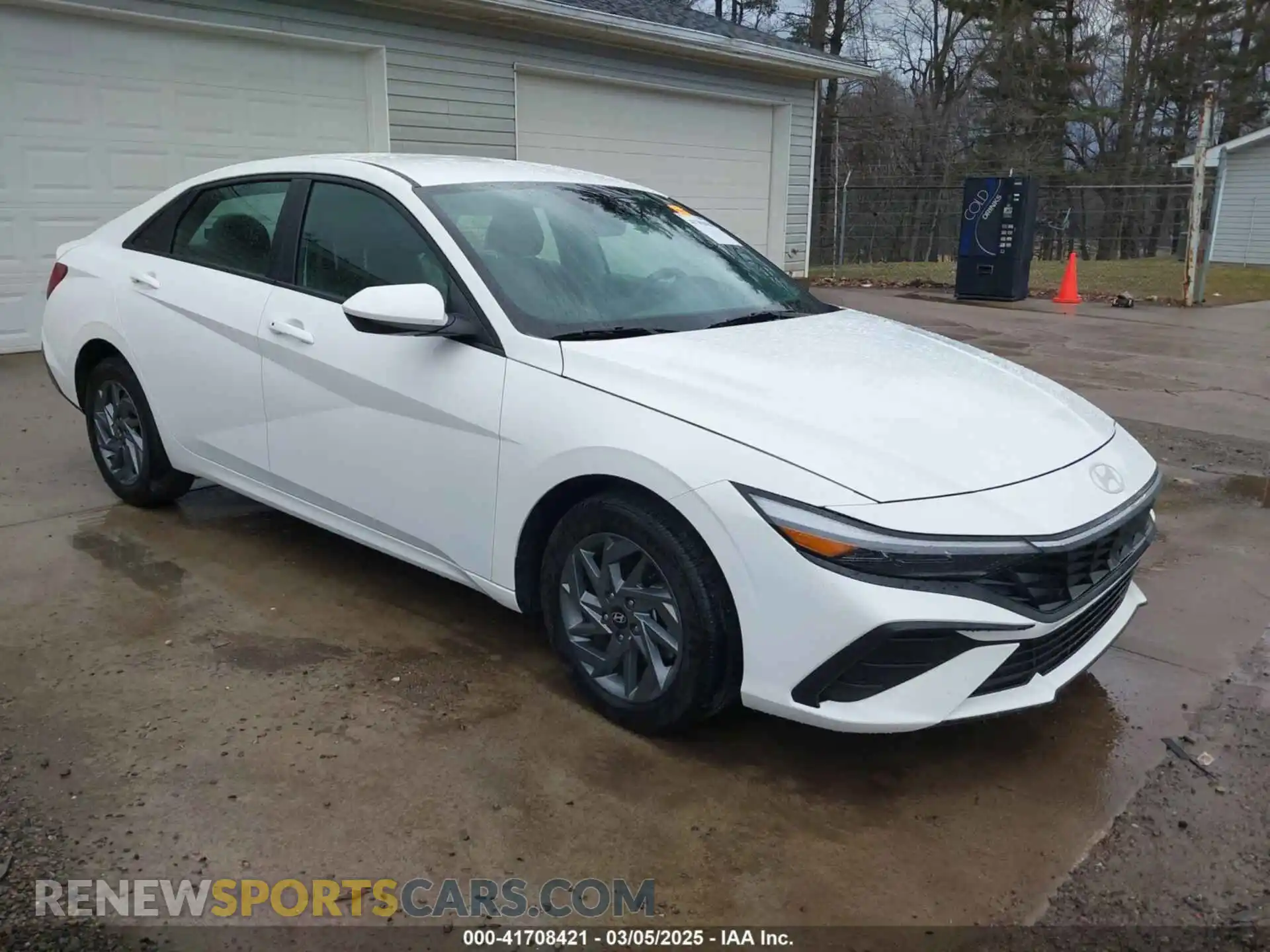 1 Photograph of a damaged car KMHLM4DJ0RU103318 HYUNDAI ELANTRA HYBRID 2024