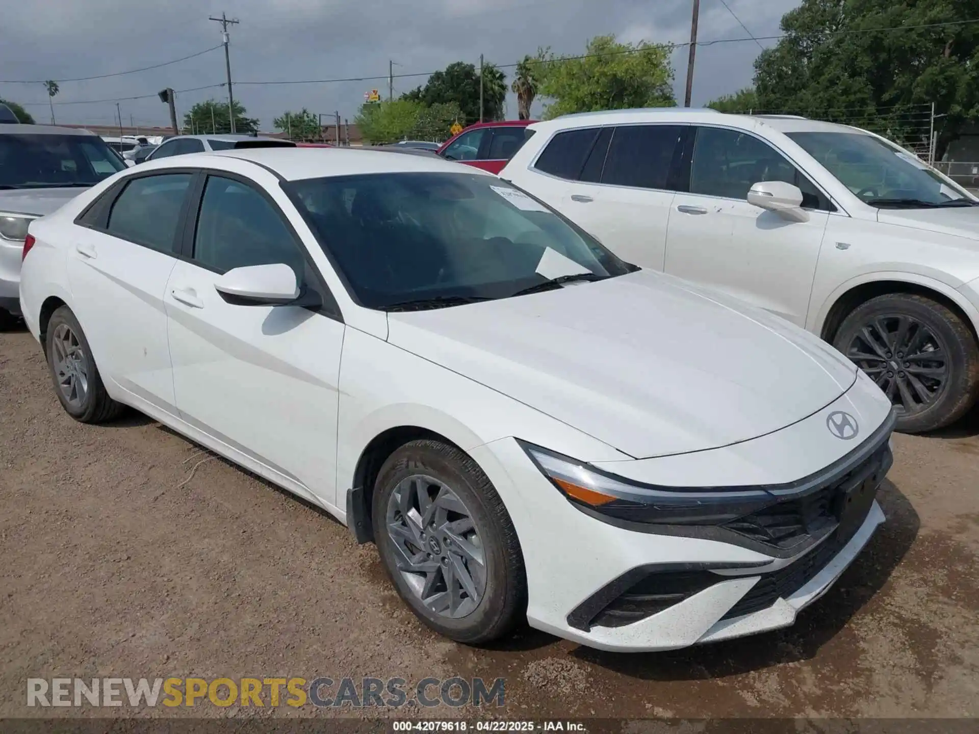 1 Photograph of a damaged car KMHLM4DJ0SU124482 HYUNDAI ELANTRA HYBRID 2025