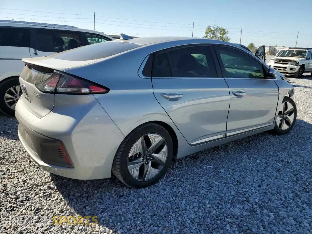 3 Photograph of a damaged car KMHC05LC4LU201232 HYUNDAI IONIQ 2020
