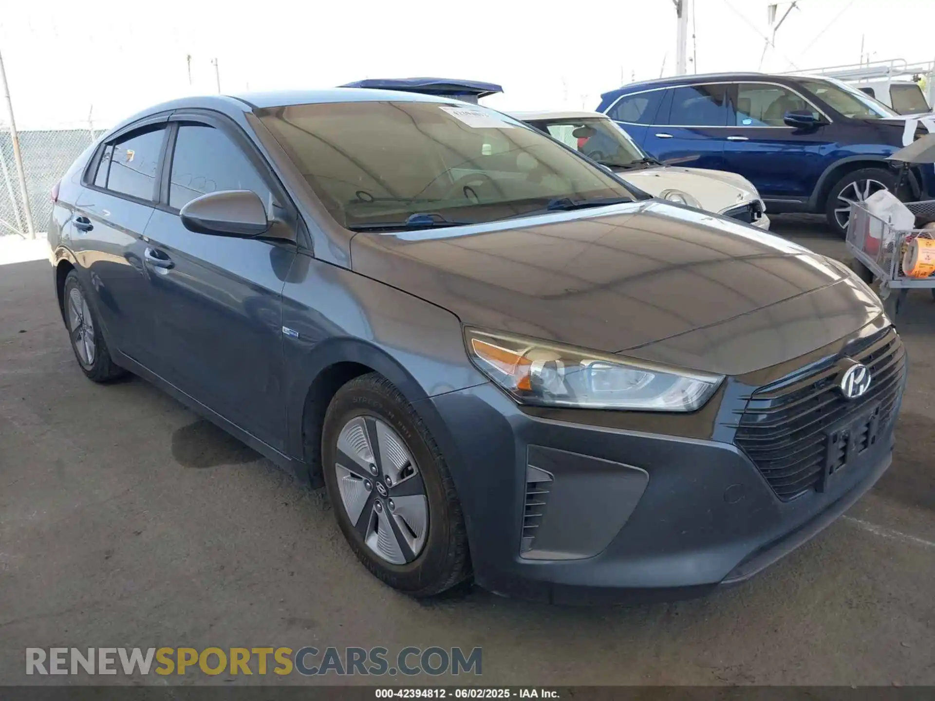 1 Photograph of a damaged car KMHC65LC0KU136702 HYUNDAI IONIQ HYBRID 2019
