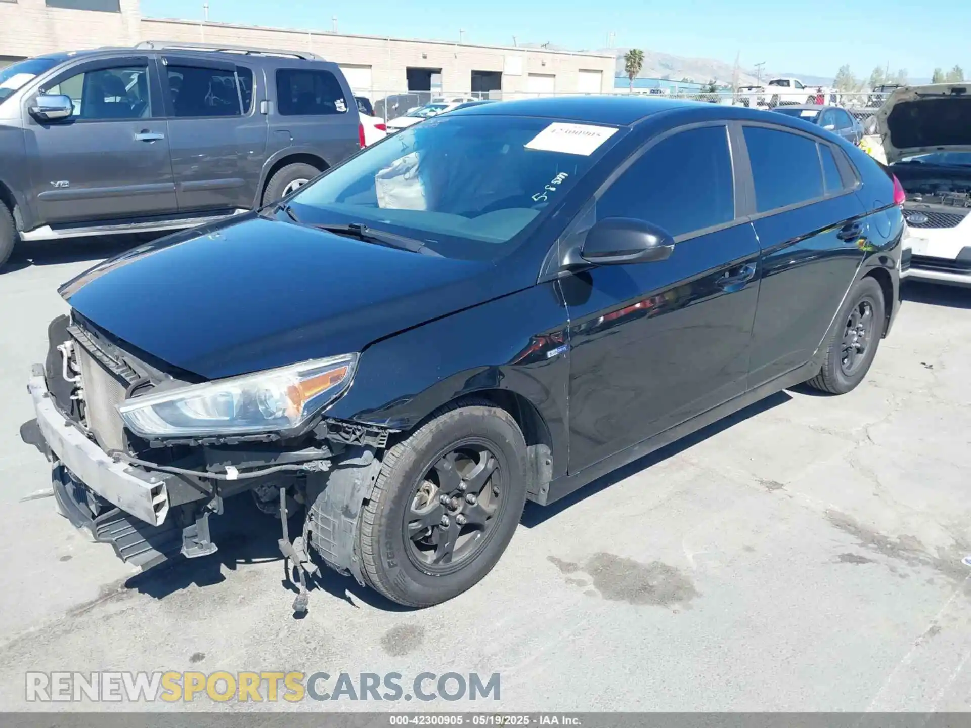 2 Photograph of a damaged car KMHC65LC0KU179940 HYUNDAI IONIQ HYBRID 2019