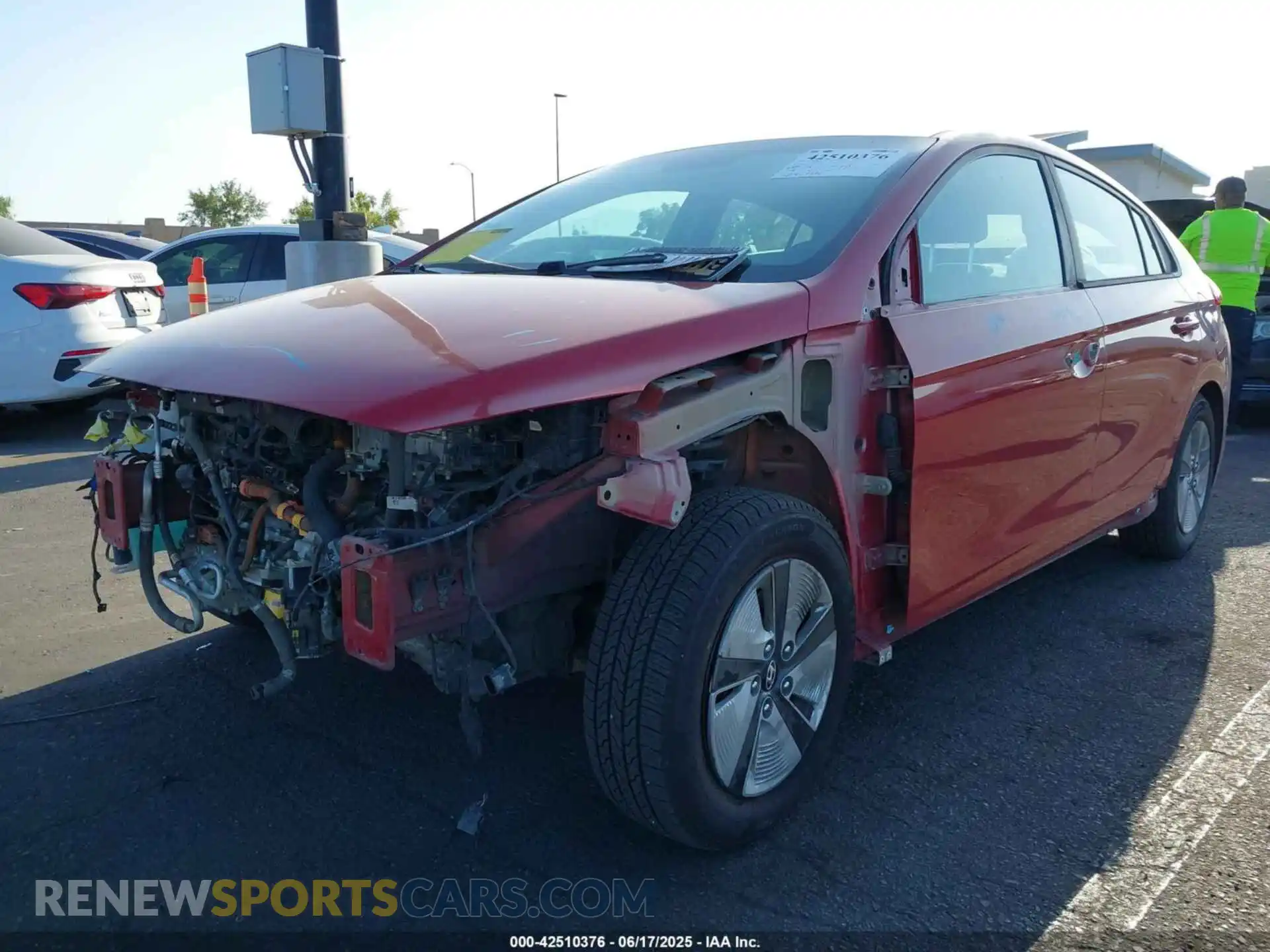 2 Photograph of a damaged car KMHC65LC3KU130831 HYUNDAI IONIQ HYBRID 2019