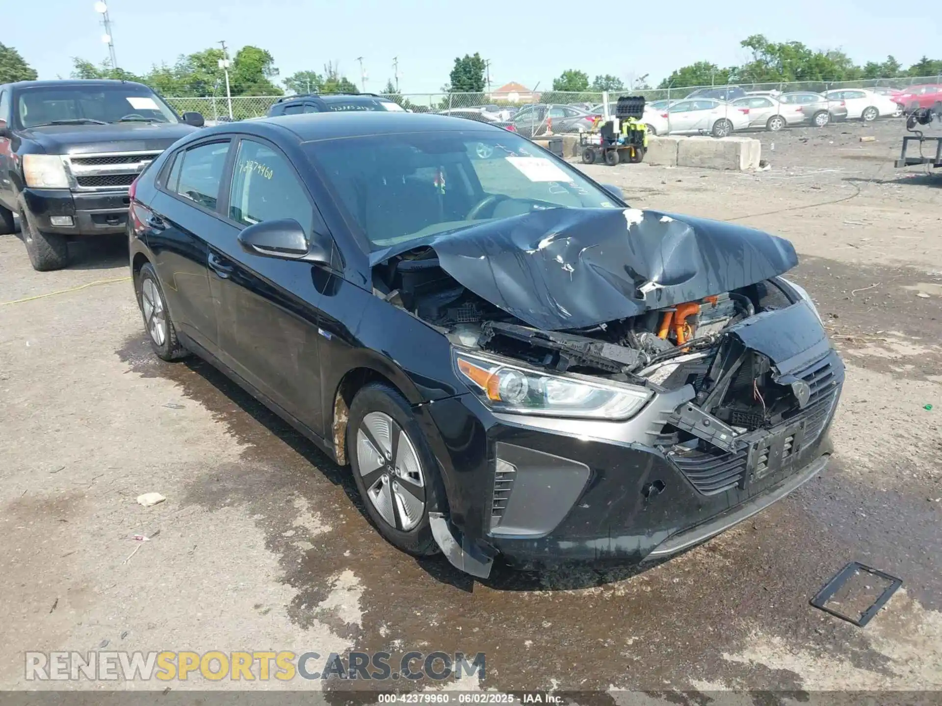 1 Photograph of a damaged car KMHC65LC5KU174538 HYUNDAI IONIQ HYBRID 2019