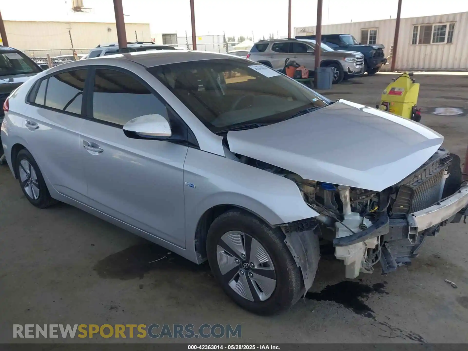 1 Photograph of a damaged car KMHC65LC6KU124652 HYUNDAI IONIQ HYBRID 2019