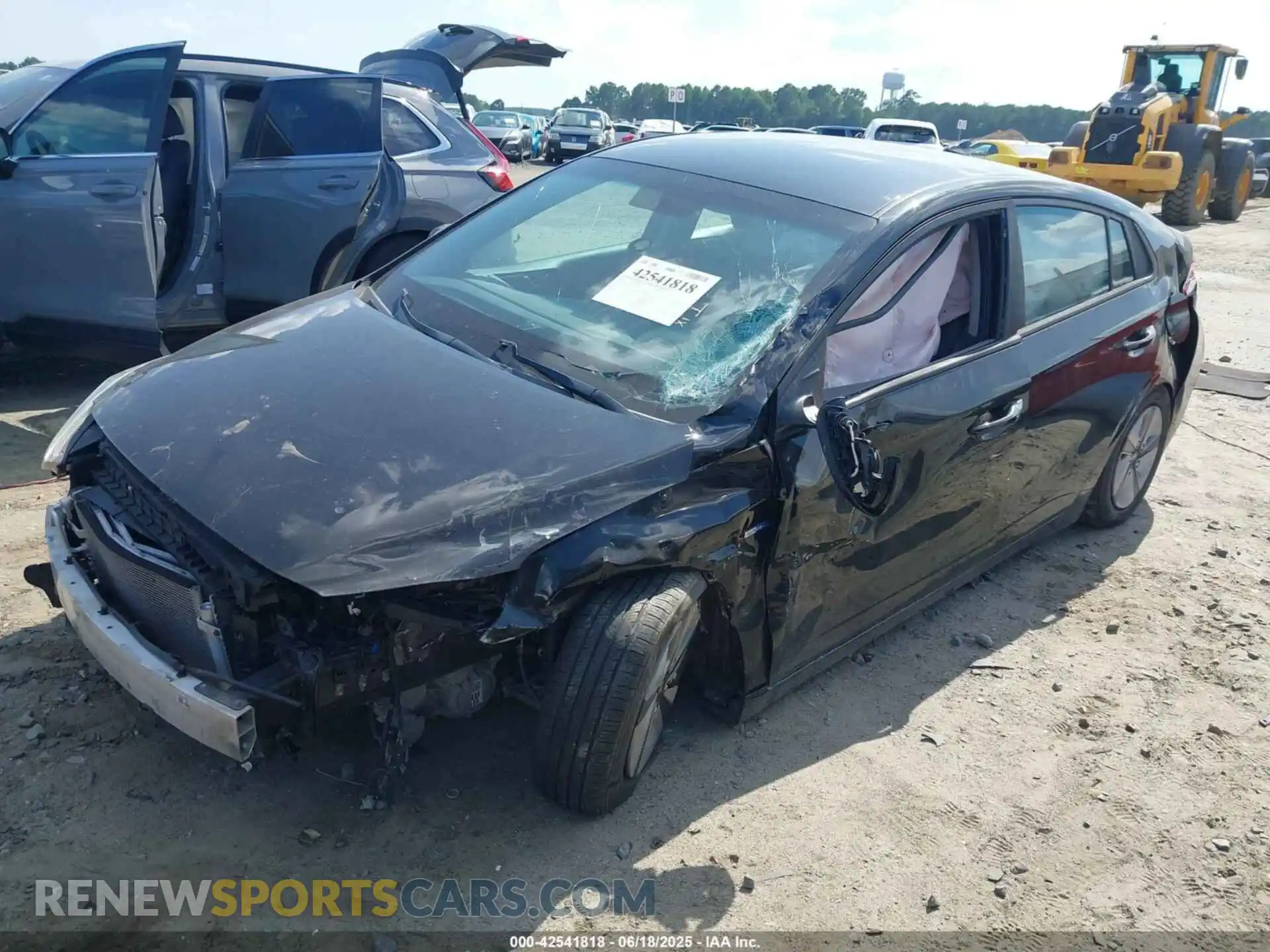 2 Photograph of a damaged car KMHC65LC6KU166853 HYUNDAI IONIQ HYBRID 2019