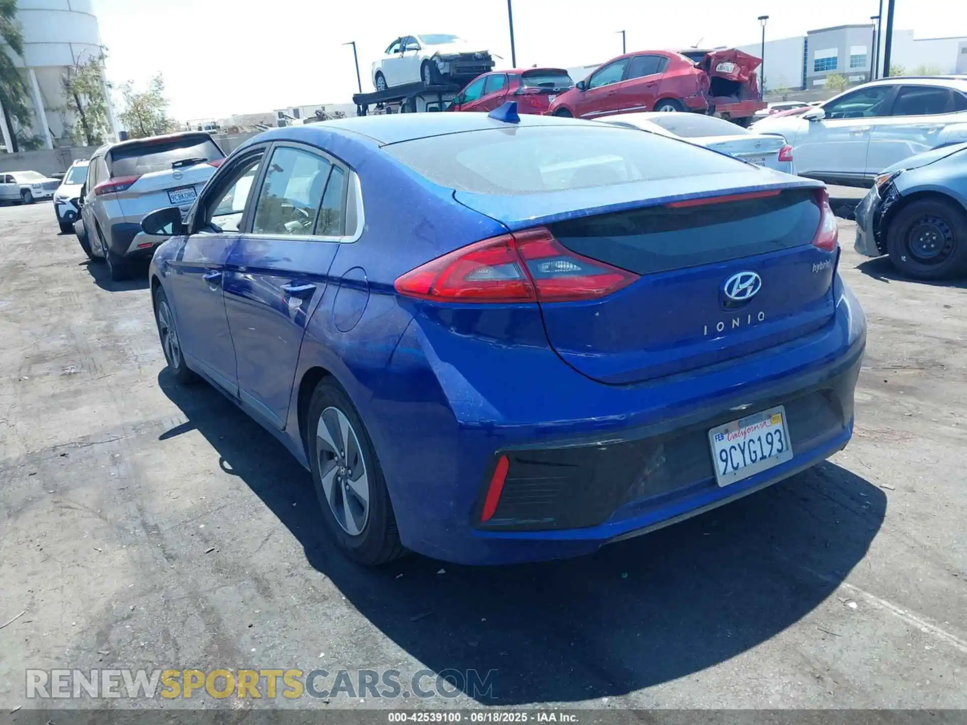 3 Photograph of a damaged car KMHC75LC7KU144518 HYUNDAI IONIQ HYBRID 2019