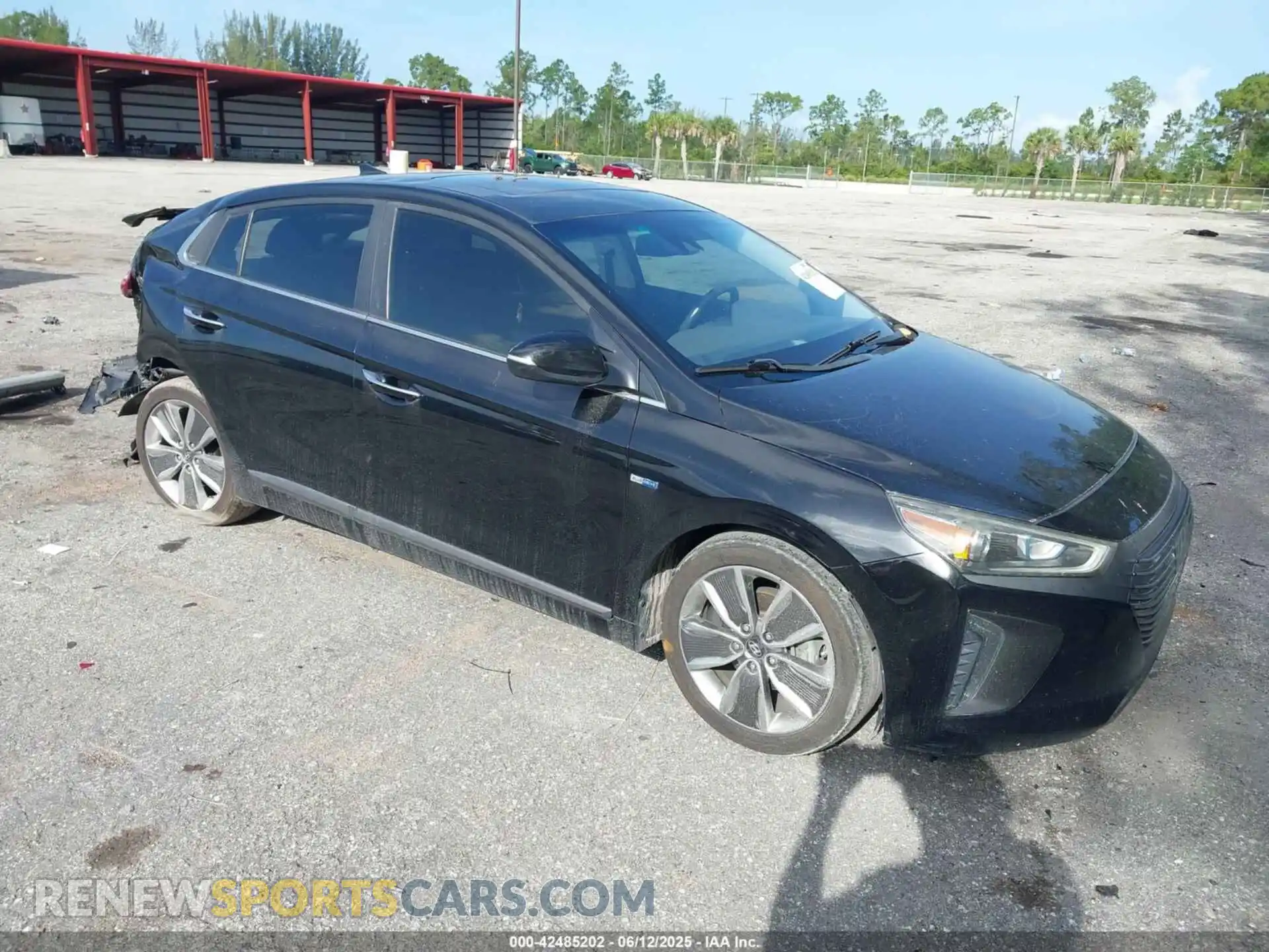 1 Photograph of a damaged car KMHC85LC1KU124214 HYUNDAI IONIQ HYBRID 2019