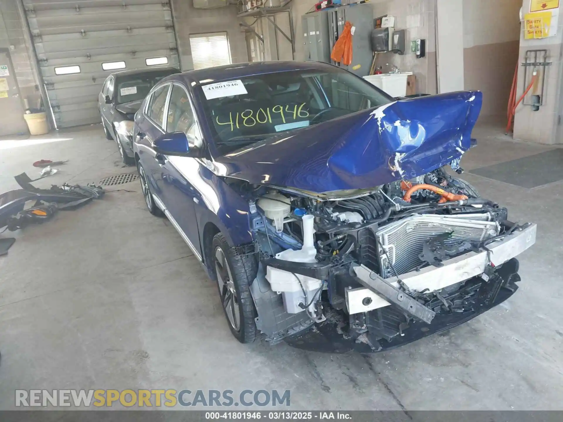 1 Photograph of a damaged car KMHC85LC0LU197222 HYUNDAI IONIQ HYBRID 2020