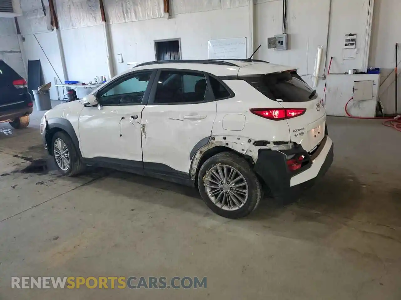 2 Photograph of a damaged car KM8K2CAAXMU735218 HYUNDAI KONA 2021