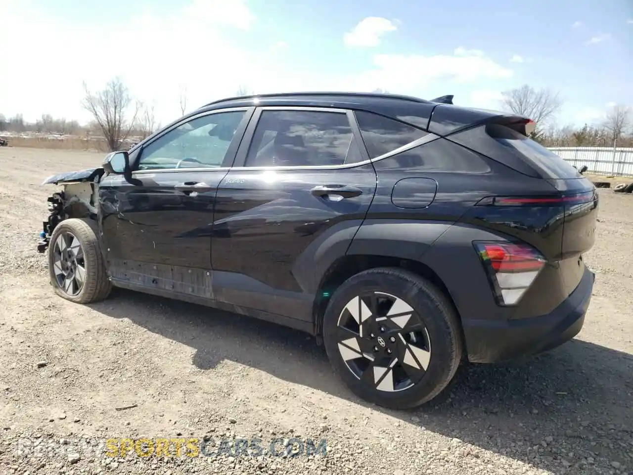 2 fotografías del automóvil dañado KM8HB3AB0RU074292 HYUNDAI KONA 2024