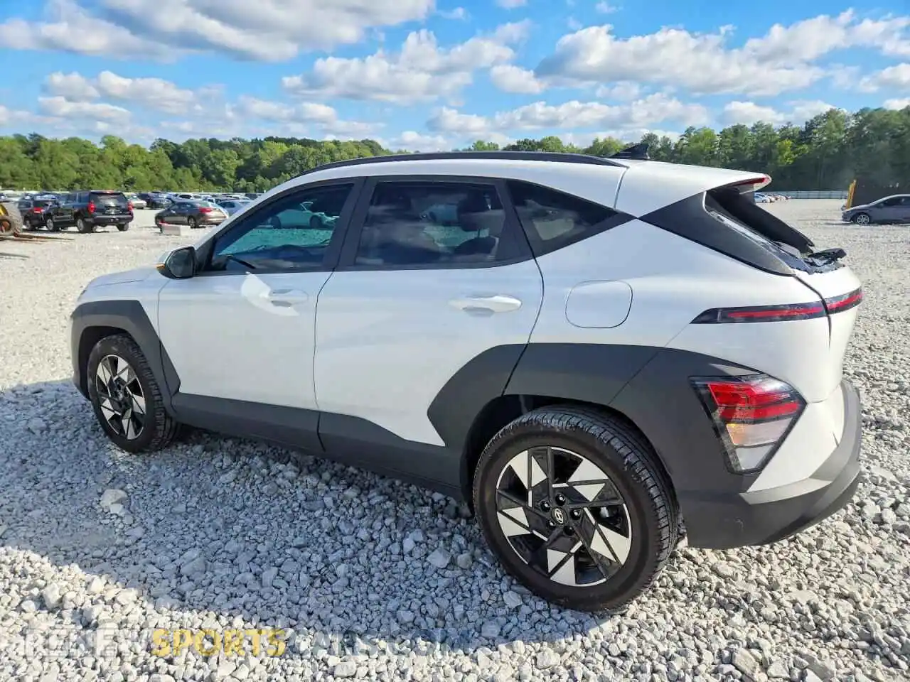 2 fotografías del automóvil dañado KM8HC3AB4RU079380 HYUNDAI KONA 2024