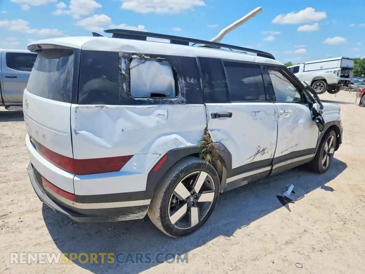 3 Фотография поврежденного автомобиля 5NMP44GLXRH058429 HYUNDAI SANTA FE 2024