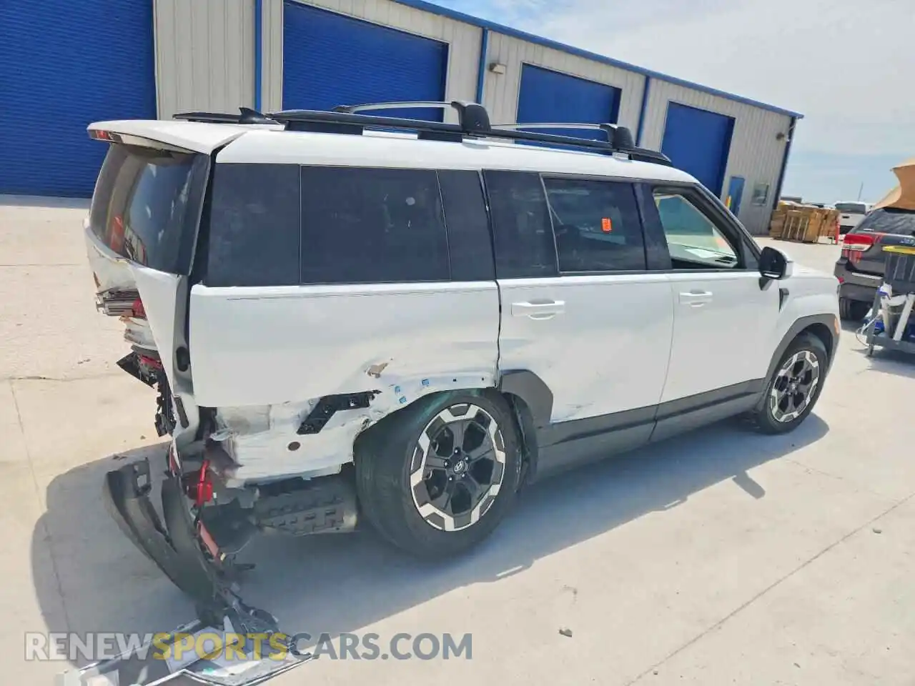 3 Фотография поврежденного автомобиля 5NMP24GL2SH104282 HYUNDAI SANTA FE 2025