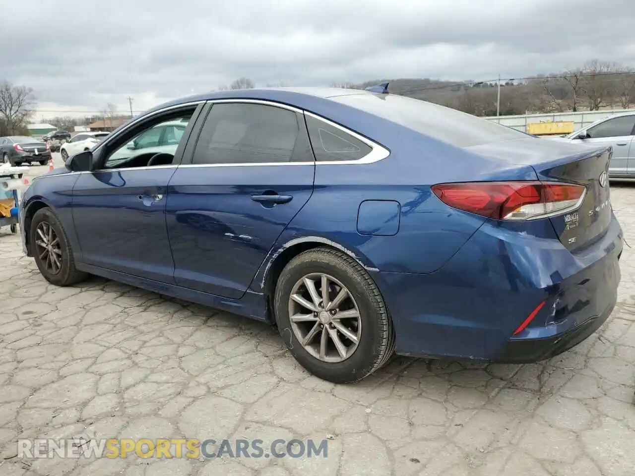 2 Photograph of a damaged car 5NPE24AF5KH768475 HYUNDAI SONATA 2019
