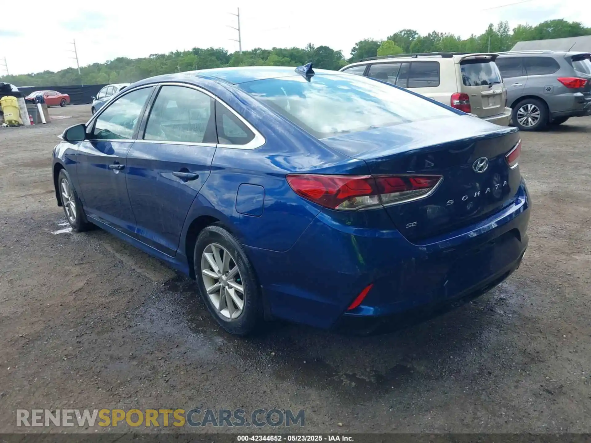 3 Photograph of a damaged car 5NPE24AF5KH790573 HYUNDAI SONATA 2019