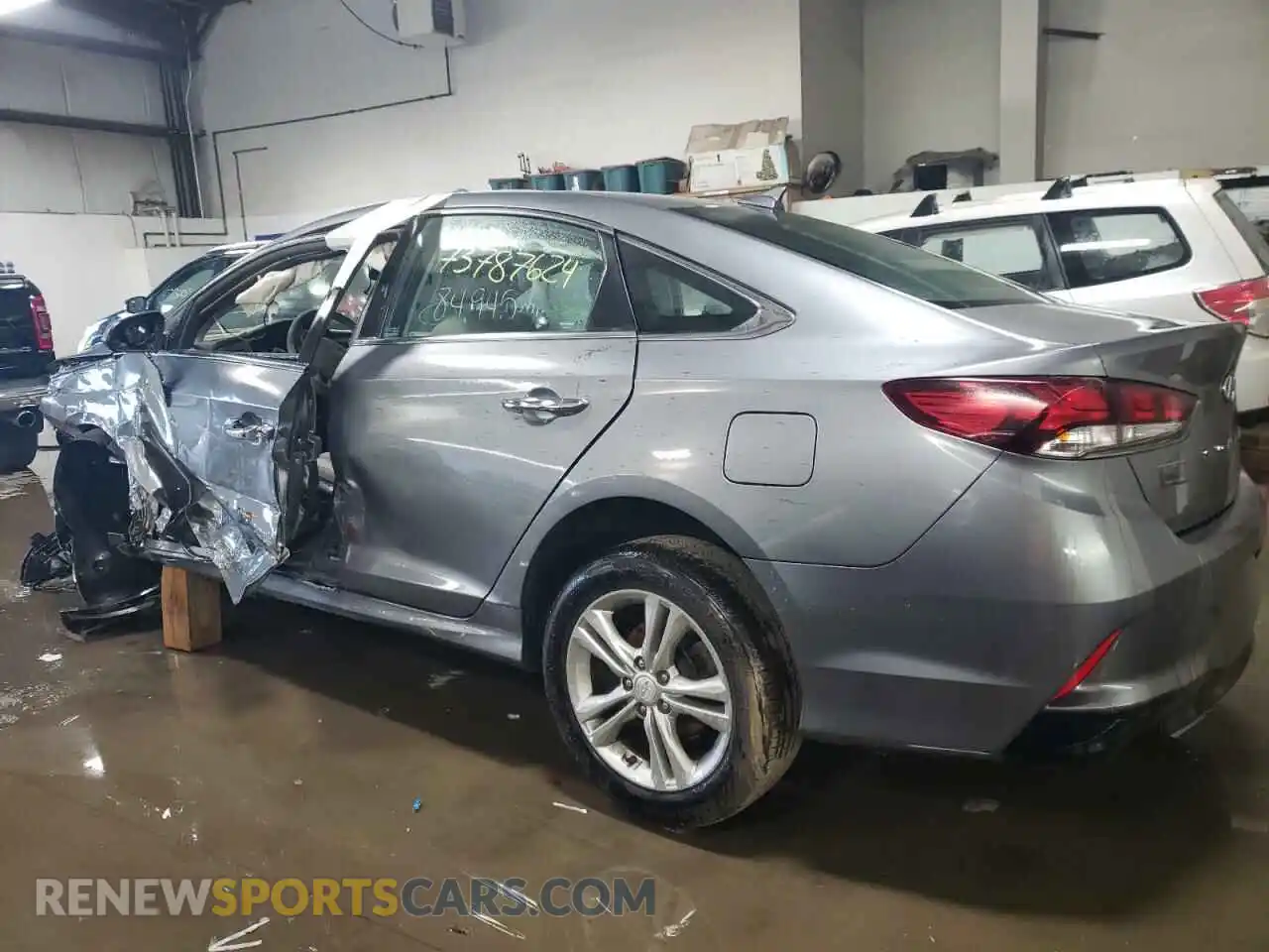2 Photograph of a damaged car 5NPE34AF2KH786087 HYUNDAI SONATA 2019