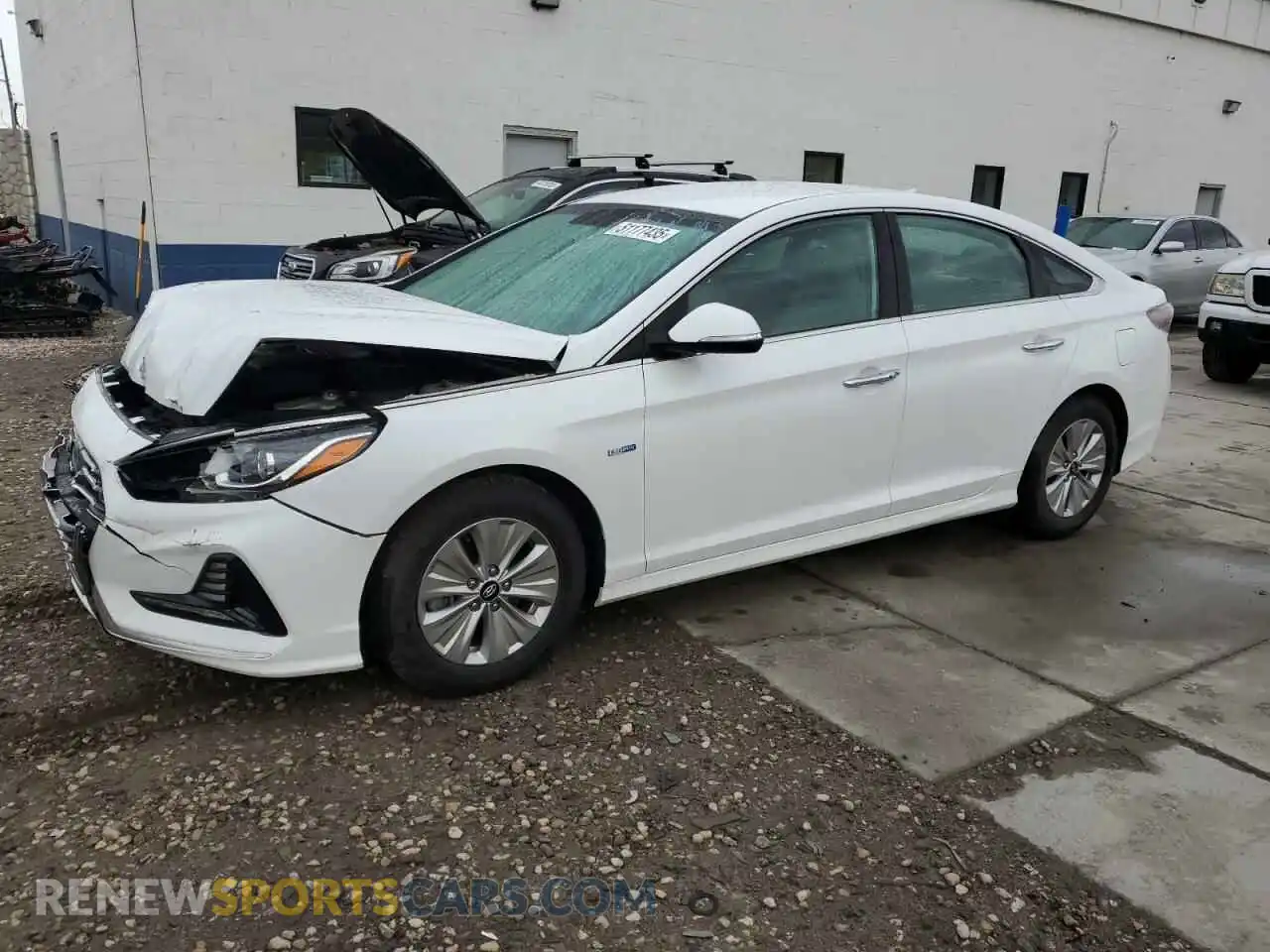 1 Photograph of a damaged car KMHE24L33KA091688 HYUNDAI SONATA 2019