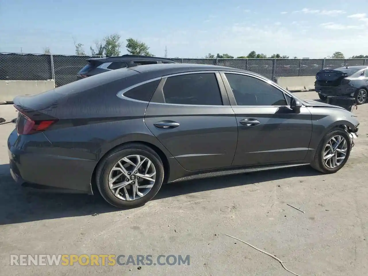 3 Photograph of a damaged car 5NPEF4JA2LH047024 HYUNDAI SONATA 2020