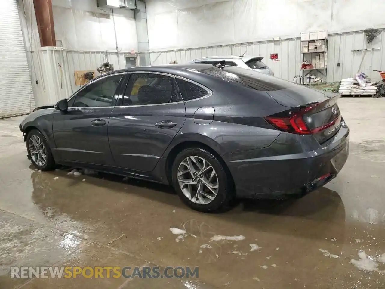 2 Photograph of a damaged car 5NPEF4JAXLH027569 HYUNDAI SONATA 2020