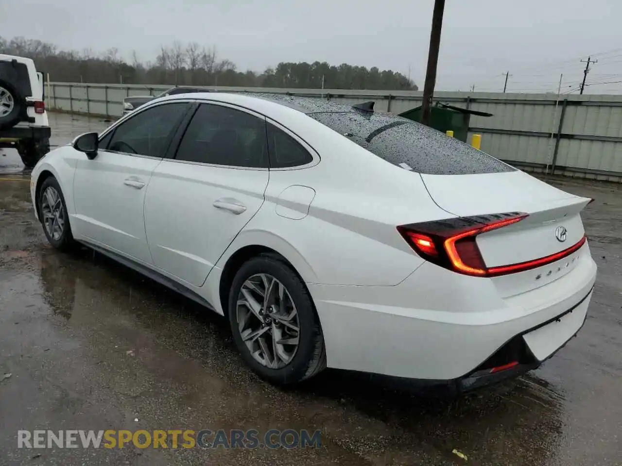 2 Photograph of a damaged car 5NPEF4JAXLH032822 HYUNDAI SONATA 2020