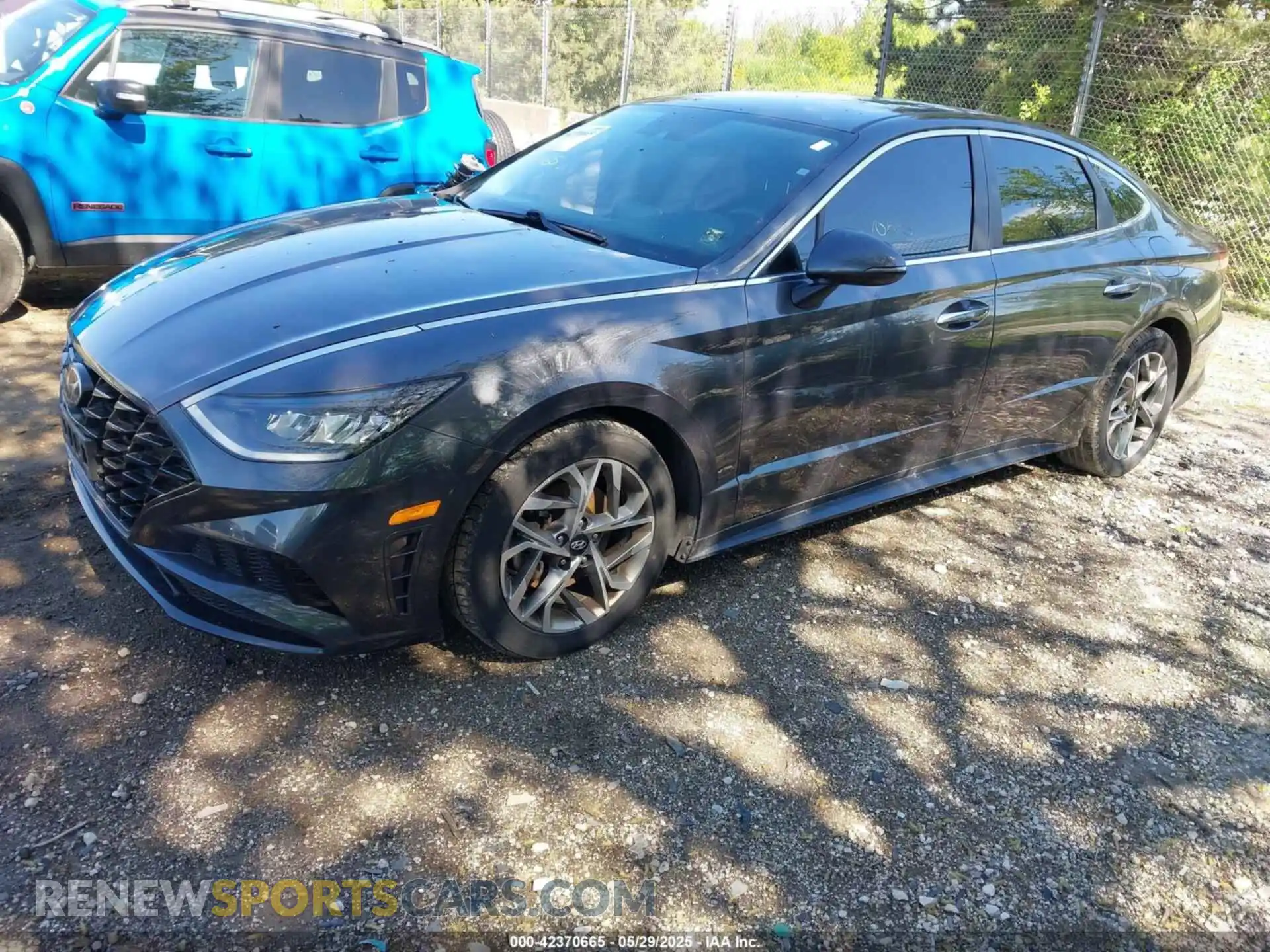 2 Photograph of a damaged car 5NPEF4JAXLH035736 HYUNDAI SONATA 2020