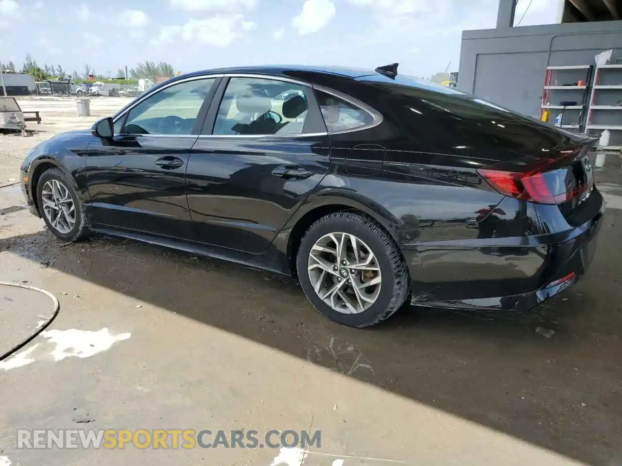 2 Photograph of a damaged car 5NPEL4JA2LH001640 HYUNDAI SONATA 2020