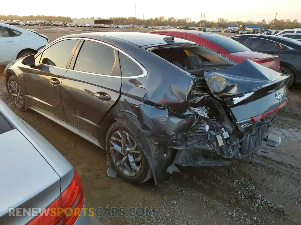 2 Photograph of a damaged car 5NPEL4JAXLH032005 HYUNDAI SONATA 2020