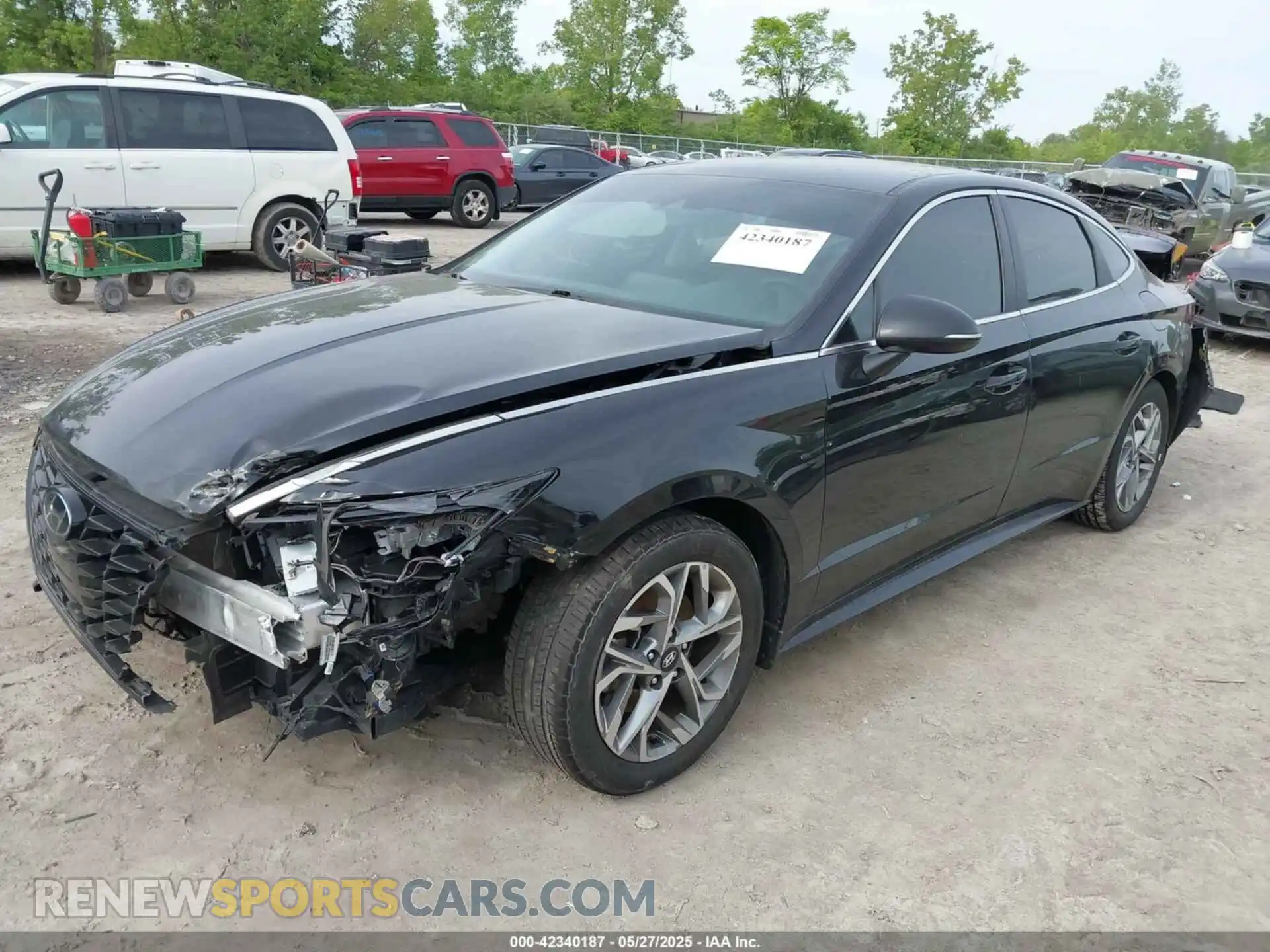 2 Photograph of a damaged car 5NPEL4JAXLH047362 HYUNDAI SONATA 2020