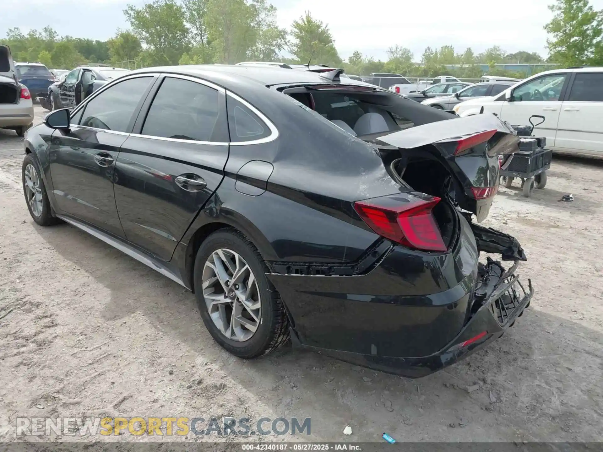 3 Photograph of a damaged car 5NPEL4JAXLH047362 HYUNDAI SONATA 2020