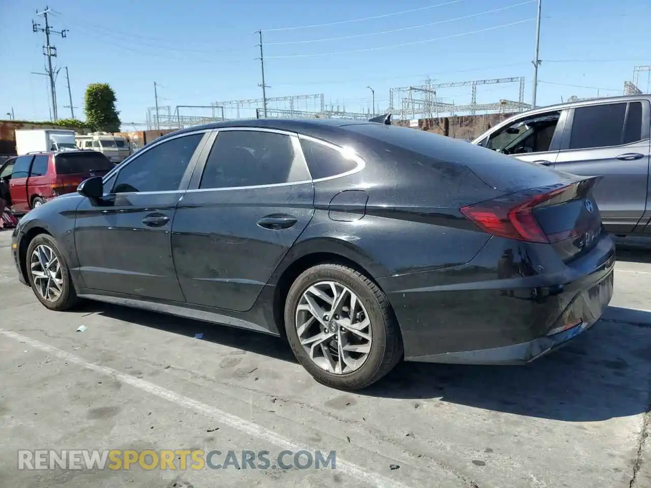 2 Photograph of a damaged car 5NPEL4JAXLH062105 HYUNDAI SONATA 2020