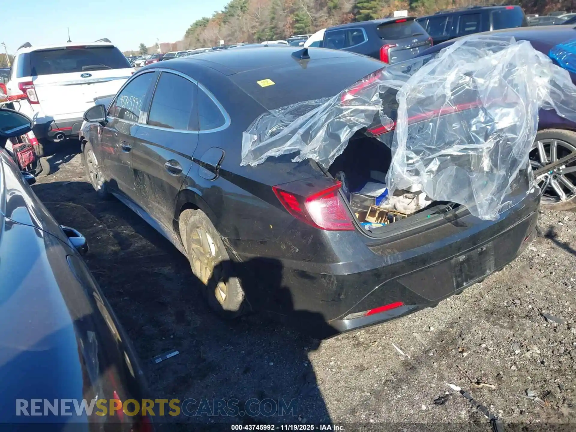 3 Photograph of a damaged car 5NPEF4JA1MH113693 HYUNDAI SONATA 2021