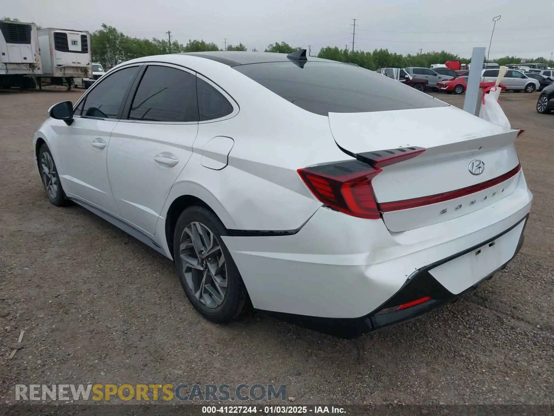3 Photograph of a damaged car 5NPEF4JA1MH115105 HYUNDAI SONATA 2021