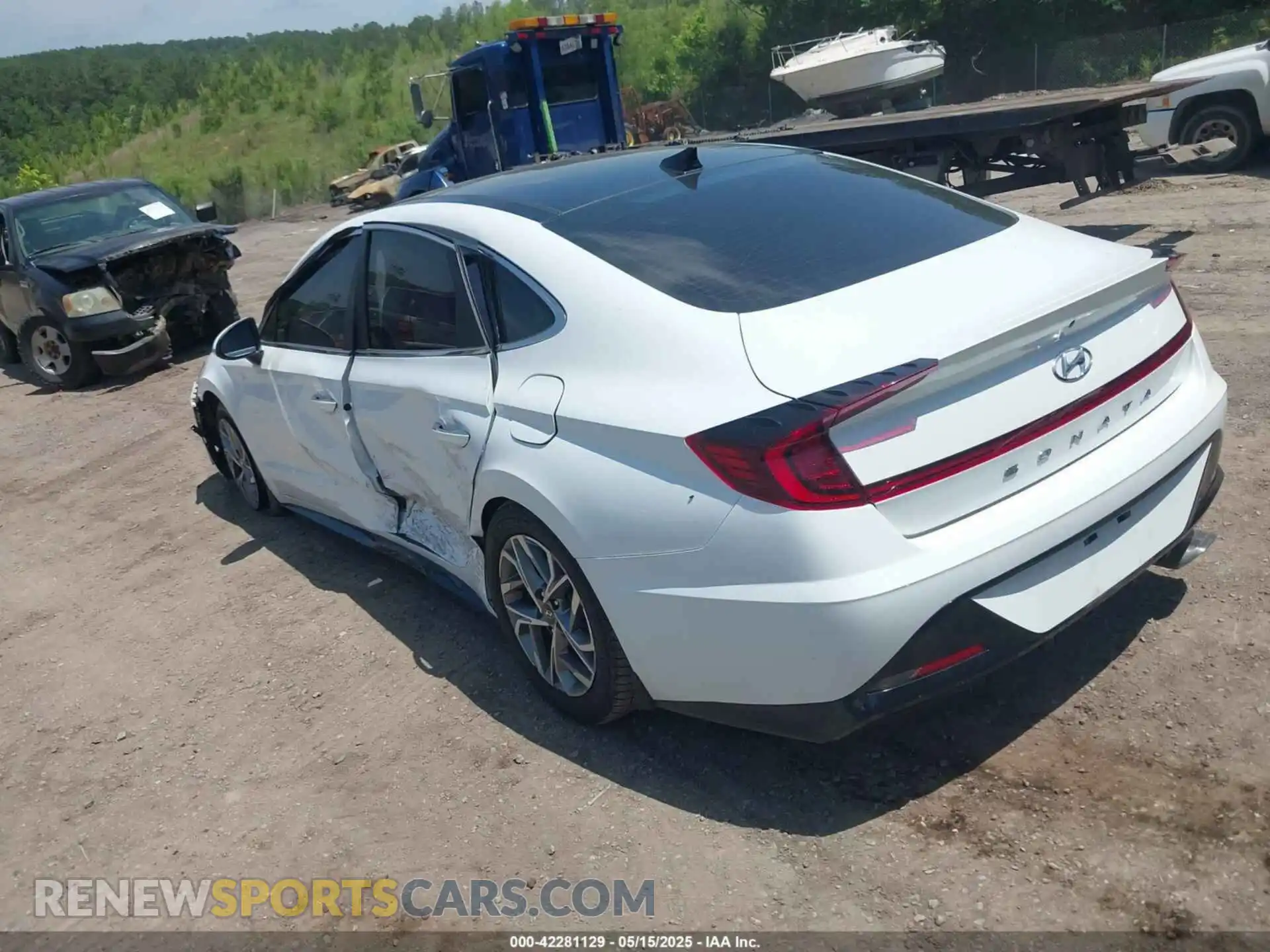 3 Photograph of a damaged car 5NPEF4JA2MH091896 HYUNDAI SONATA 2021