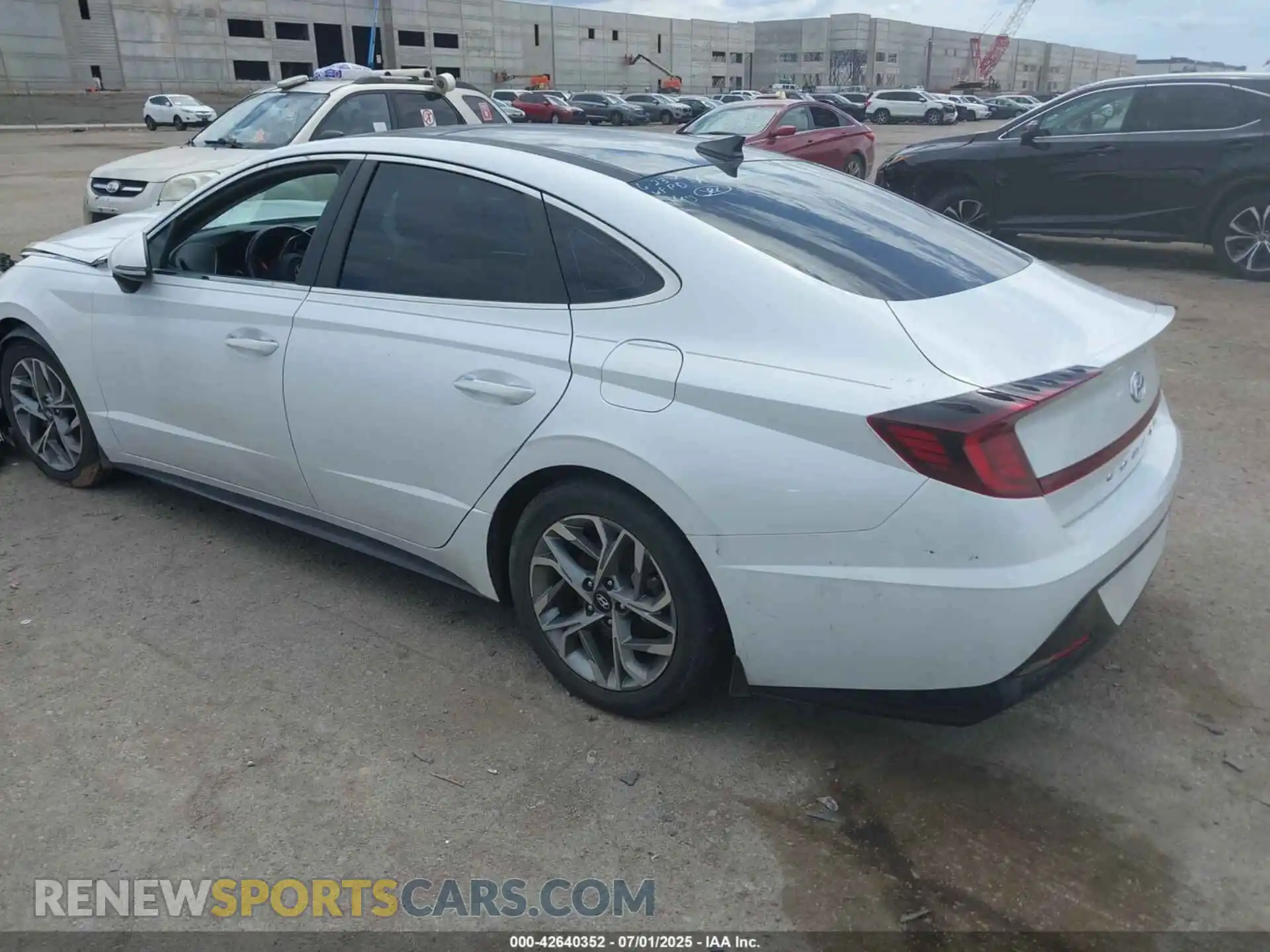 3 Photograph of a damaged car 5NPEF4JA3MH078204 HYUNDAI SONATA 2021