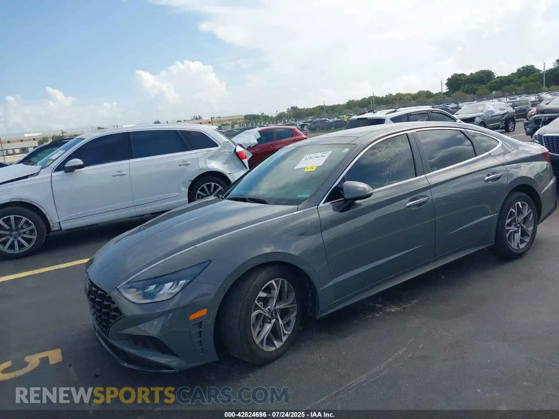 2 Photograph of a damaged car 5NPEF4JA4MH095609 HYUNDAI SONATA 2021