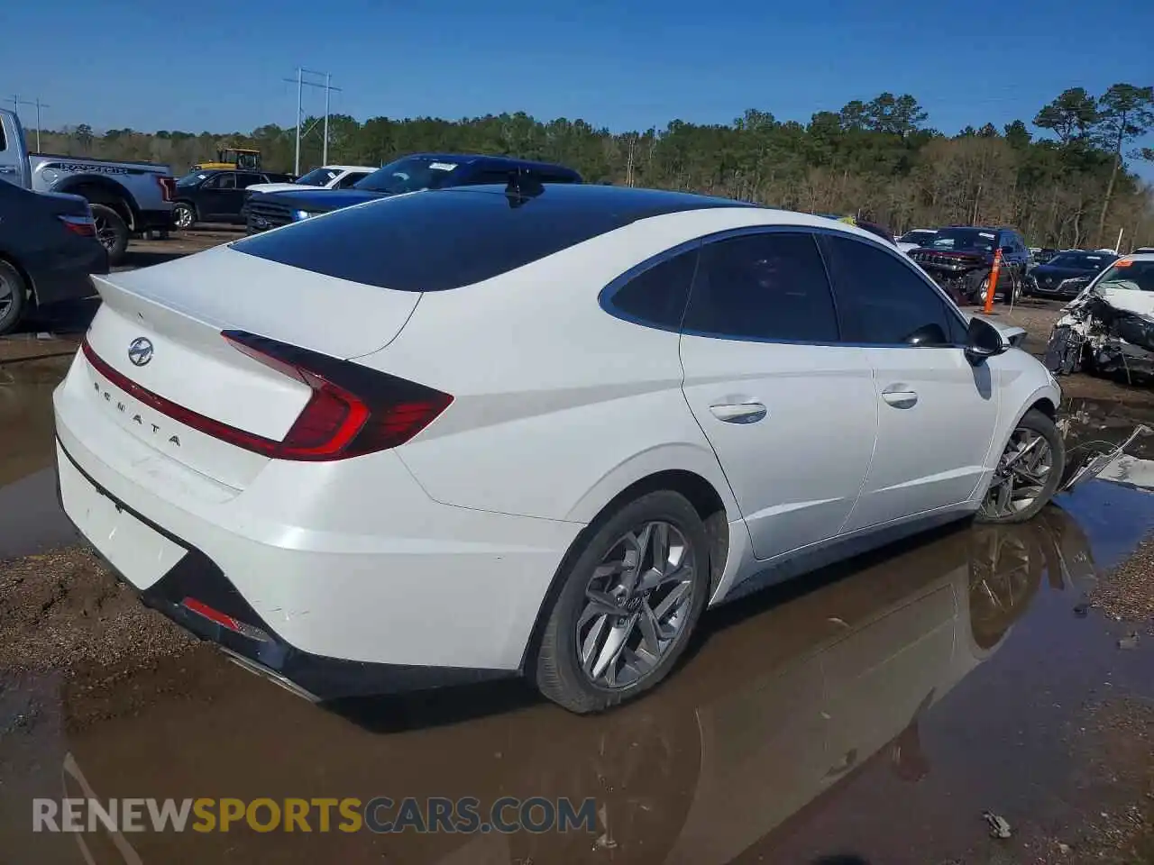 3 Photograph of a damaged car 5NPEF4JA5MH122185 HYUNDAI SONATA 2021