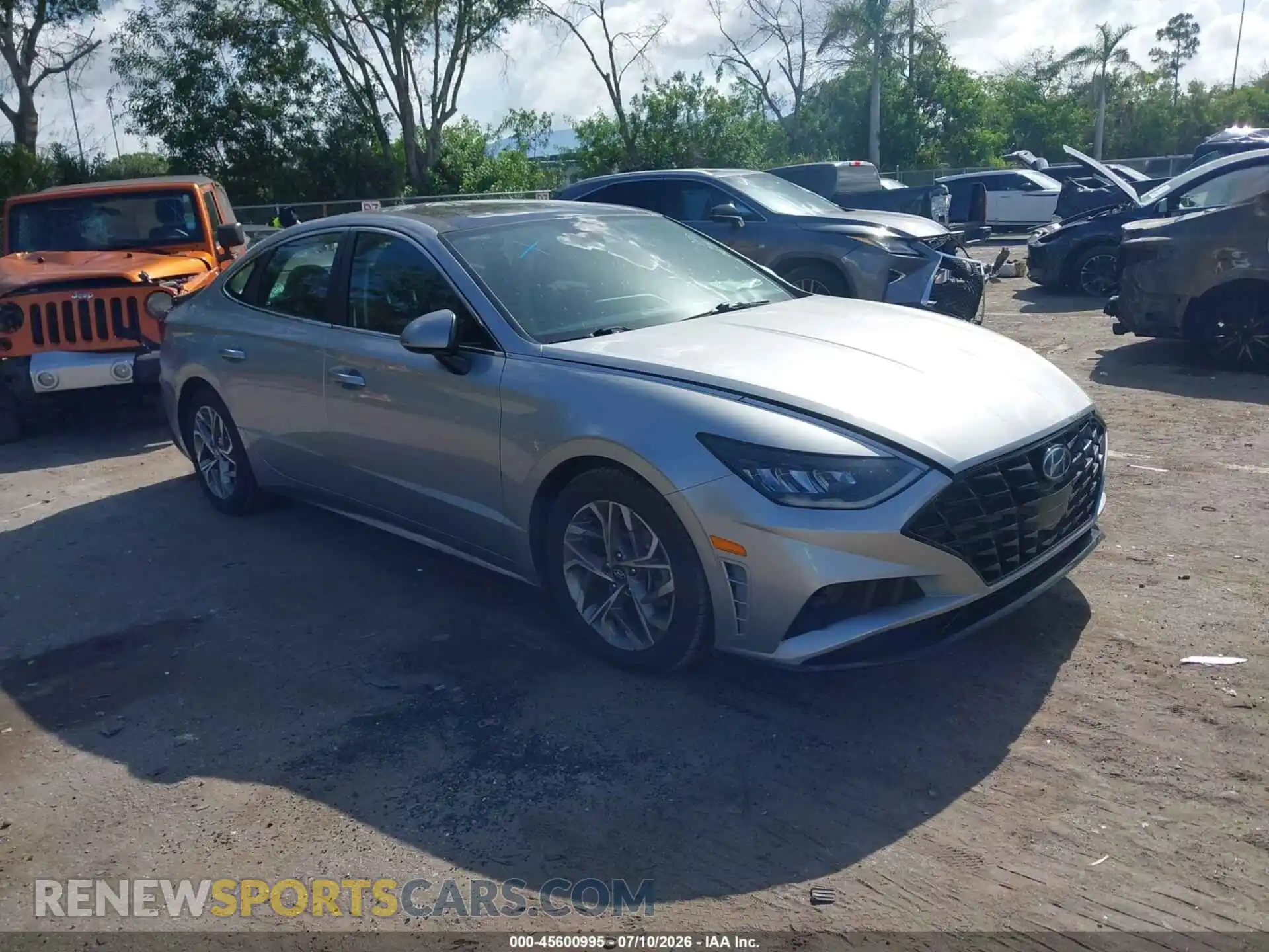 1 Photograph of a damaged car 5NPEF4JA8MH109172 HYUNDAI SONATA 2021