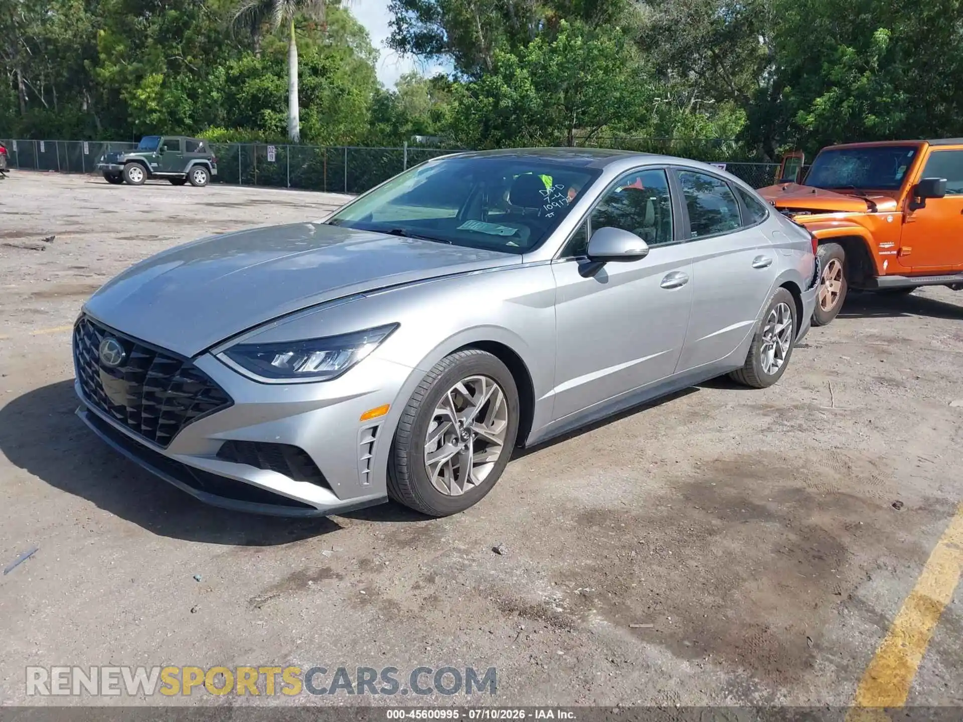 2 Photograph of a damaged car 5NPEF4JA8MH109172 HYUNDAI SONATA 2021